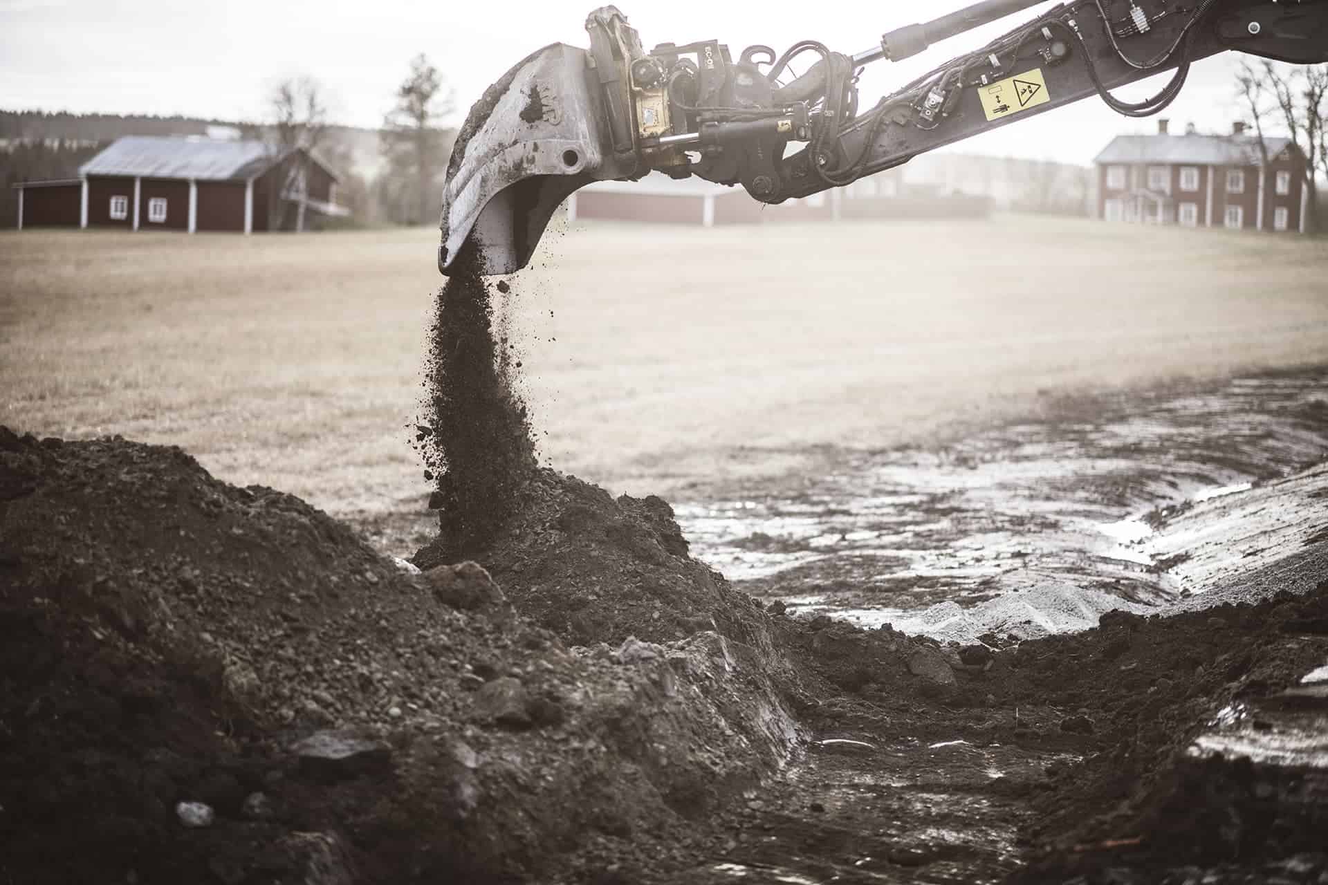 Uppdaterade utbildningar och intyg krävs i bygg- och anläggningsbranschen